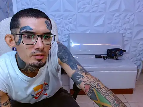 Boy tatto77 online show from July 10, 2:33 am