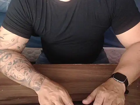 Snapshot of drlluis chatting on February 8, 4:59 pm drlluis online show from February 8, 4:59 pm