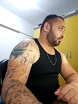 drlluis online show from December 17, 9:31 pm