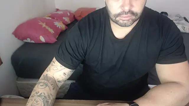 Snapshot of drlluis chatting on March 3, 3:30 pm drlluis online show from March 3, 3:30 pm