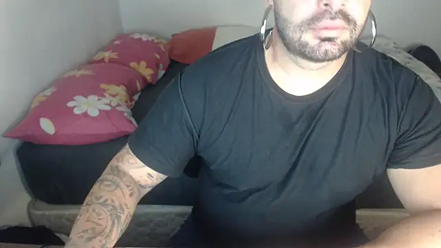 Snapshot of drlluis chatting on March 22, 12:14 am drlluis online show from March 22, 12:14 am