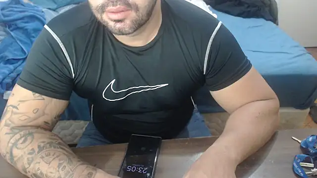 Snapshot of drlluis chatting on March 13, 2:05 am drlluis online show from March 13, 2:05 am