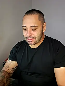 Snapshot of drlluis chatting on December 19, 2:08 pm drlluis online show from December 19, 2:08 pm