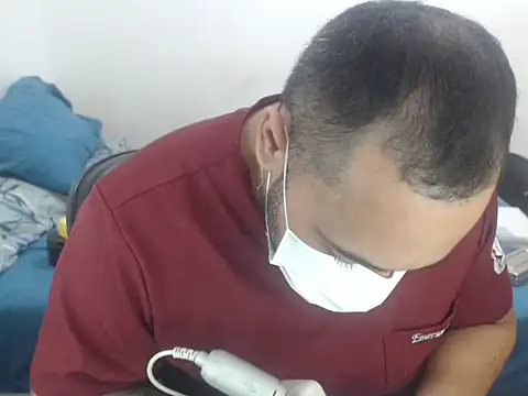 Snapshot of drlluis chatting on January 7, 3:28 pm drlluis online show from January 7, 3:28 pm