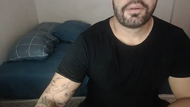 Snapshot of drlluis chatting on May 4, 2:09 pm drlluis online show from May 4, 2:09 pm