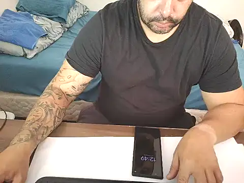 Snapshot of drlluis chatting on January 8, 3:51 pm drlluis online show from January 8, 3:51 pm