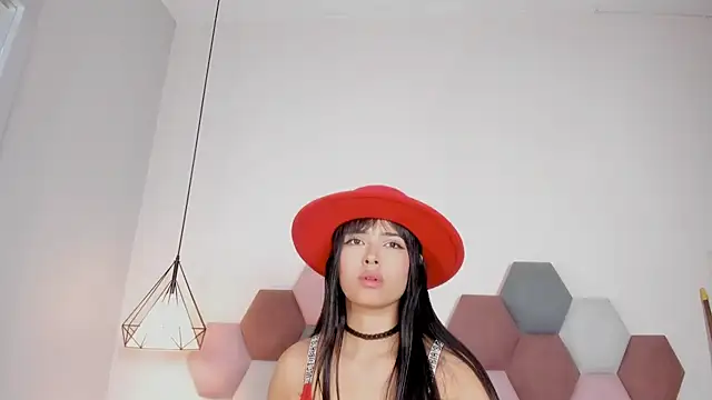 GahiaBelucci online show from April 8, 4:41 pm