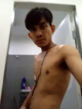 Snapshot of spitspittonmyface chatting on December 18, 3:38 pm spitspittonmyface online show from December 18, 3:38 pm