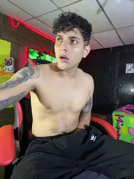 JustynAle2025 online show from April 29, 4:16 am