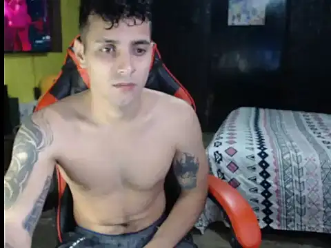 JustynAle2025 online show from December 18, 9:29 pm