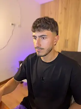 LIAM COLT online show from April 8, 8:10 pm