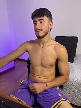 LIAM COLT online show from March 28, 8:10 pm