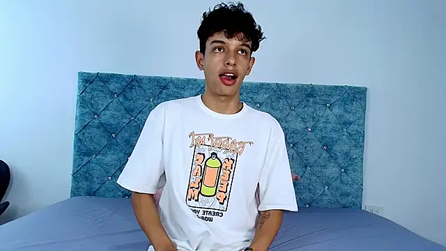 maxfrost 1 online show from December 19, 7:16 pm