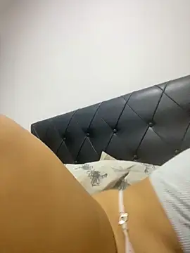 Nini  online show from April 8, 8:21 pm