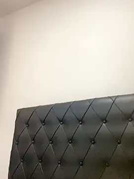 Nini  online show from December 21, 2:30 pm