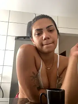 Snapshot of Nini_ chatting on December 18, 11:25 am Nini online show from December 18, 11:25 am