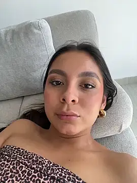 Nicollewest1 online show from March 28, 8:21 pm