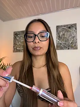 Nicollewest1 online show from July 18, 11:24 pm