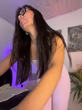 Nicollewest1 online show from May 8, 1:42 am