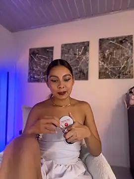 Nicollewest1 online show from July 9, 12:55 am