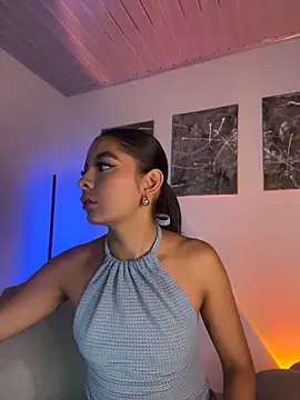 Nicollewest1 online show from May 21, 10:51 pm