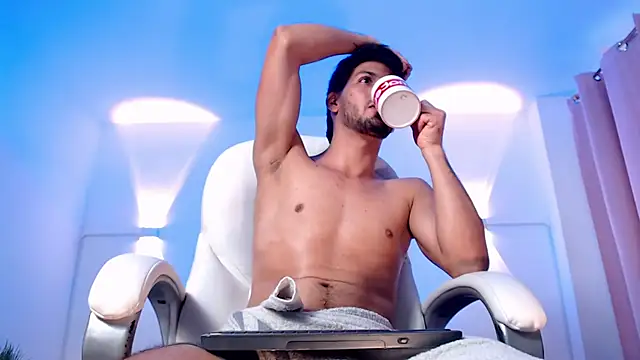 HarryFosster online show from April 16, 9:39 pm