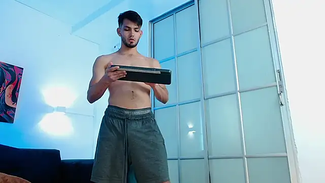 HarryFosster online show from February 10, 6:51 pm