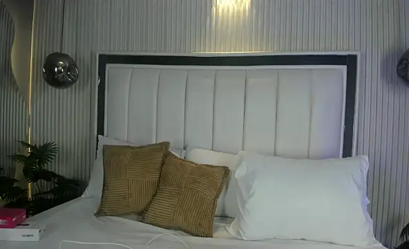 FiorelaSton online show from April 11, 4:09 am