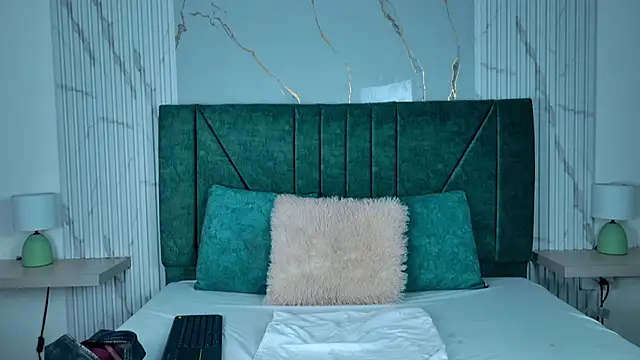 sophieedear online show from April 21, 10:49 pm