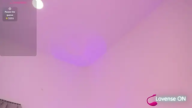 amber  ferrera online show from April 10, 9:00 pm