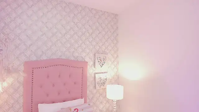 amber  ferrera online show from February 25, 11:43 am