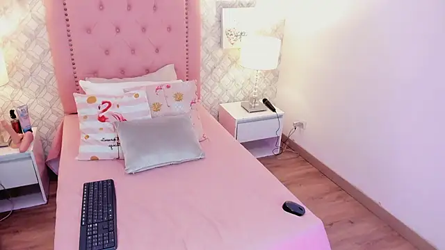 amber  ferrera online show from February 3, 7:41 pm