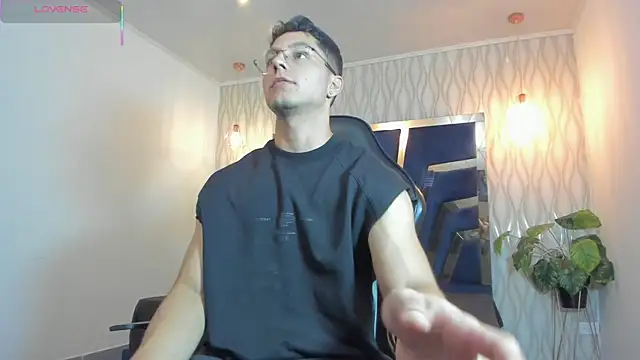 Noah Clarkk online show from April 13, 5:17 pm