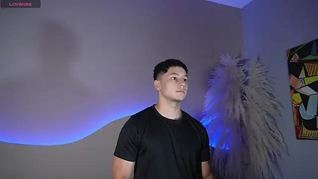 Snapshot of Noah_Clarkk chatting on July 8, 5:35 pm Noah Clarkk online show from July 8, 5:35 pm
