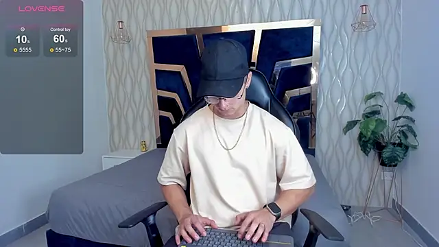 Noah Clarkk online show from March 11, 5:18 pm