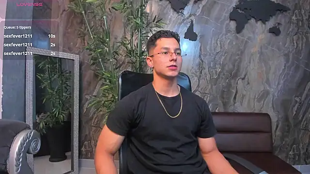 Noah Clarkk online show from February 21, 11:18 pm