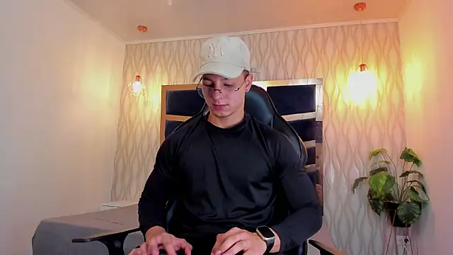 Noah Clarkk online show from March 19, 5:24 pm