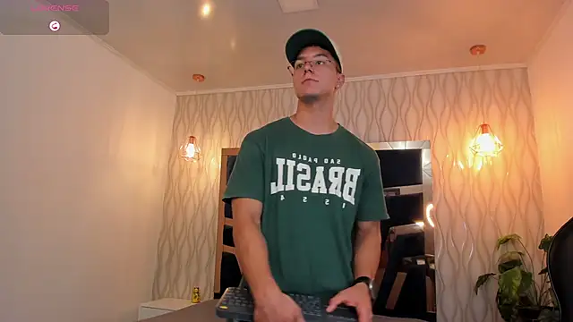 Noah Clarkk online show from March 16, 6:10 pm