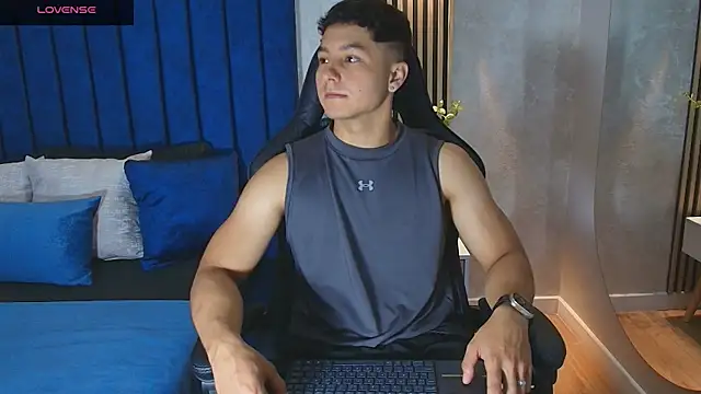 Snapshot of Noah_Clarkk chatting on June 26, 5:41 pm Noah Clarkk online show from June 26, 5:41 pm