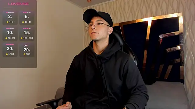 Noah Clarkk online show from March 12, 5:28 pm