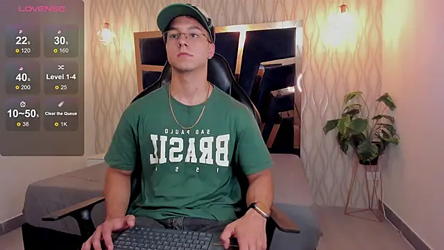 Noah Clarkk online show from February 26, 5:46 pm