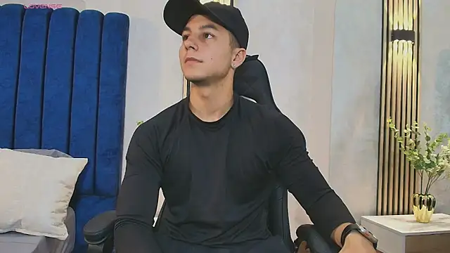 Noah Clarkk online show from May 21, 5:43 pm