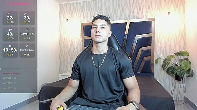 Noah Clarkk online show from April 16, 5:14 pm