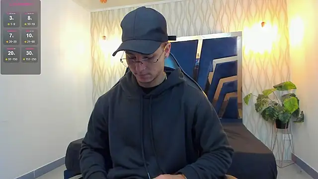 Noah Clarkk online show from April 15, 5:17 pm