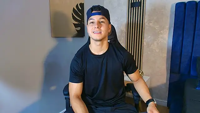 Noah Clarkk online show from May 13, 5:42 pm