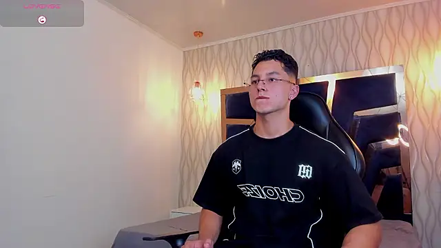 Noah Clarkk online show from March 20, 5:36 pm