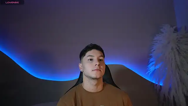 Snapshot of Noah_Clarkk chatting on July 12, 5:25 pm Noah Clarkk online show from July 12, 5:25 pm