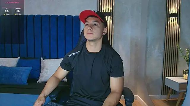 Snapshot of Noah_Clarkk chatting on June 16, 5:35 pm Noah Clarkk online show from June 16, 5:35 pm