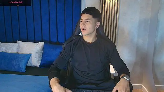 Snapshot of Noah_Clarkk chatting on June 18, 5:40 pm Noah Clarkk online show from June 18, 5:40 pm