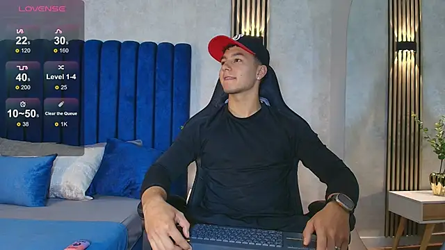 Snapshot of Noah_Clarkk chatting on June 6, 5:40 pm Noah Clarkk online show from June 6, 5:40 pm